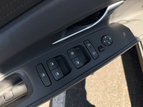 Used 2024 Hyundai Elantra SEL FWD image 15