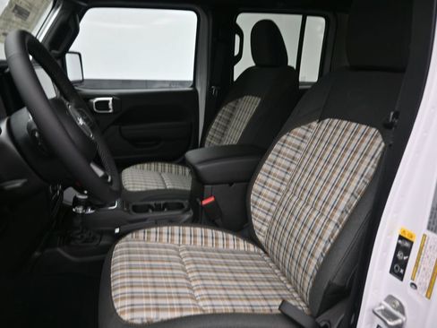 New 2026 Jeep Gladiator Sport AWD/4WD image 19