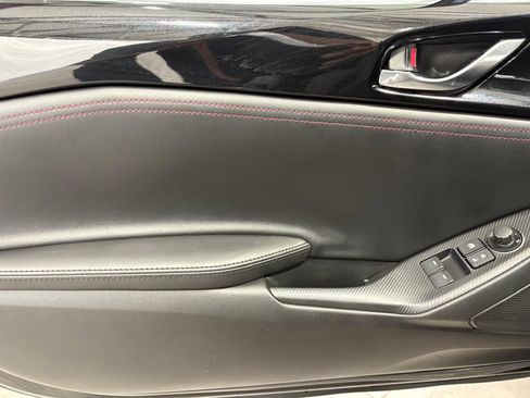 Used 2018 MAZDA MX-5 Miata Club image 14