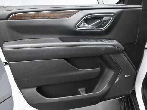 Used 2023 Chevrolet Suburban Premier AWD/4WD image 23