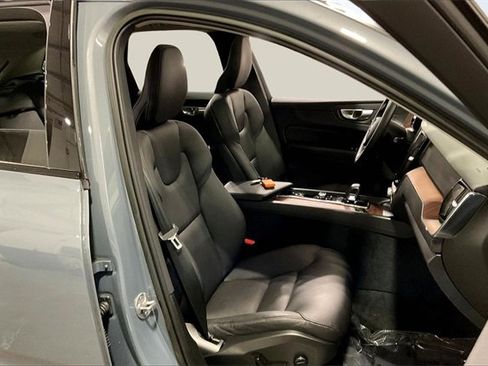 Certified 2023 Volvo XC60 B5 Plus w/ Climate Package image 7