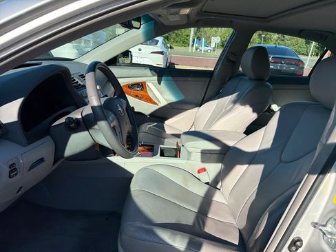 Used 2011 Toyota Camry XLE w/ XLE Extra-Value Pkg #2 FWD image 20
