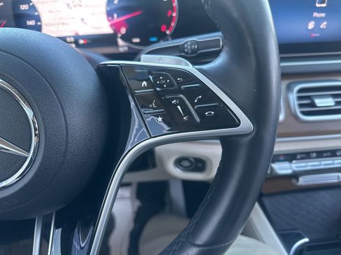 Used 2024 Mercedes-Benz GLS 450 4MATIC image 29