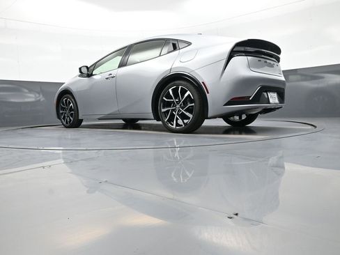 New 2026 Toyota Prius Plug-In Hybrid FWD image 32