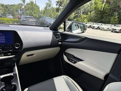 Used 2024 Lexus NX 250 FWD image 15