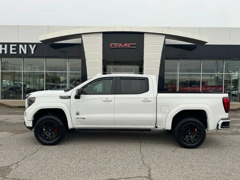 Used 2022 GMC Sierra 1500 AT4 w/ AT4 Premium Package AWD/4WD image 3