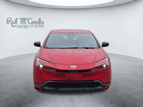 Used 2025 Toyota Prius LE FWD image 8