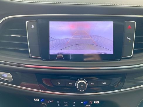 Used 2020 Buick Enclave Essence FWD image 46