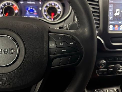 Used 2022 Jeep Cherokee Trailhawk w/ Comfort/Convenience Group image 27