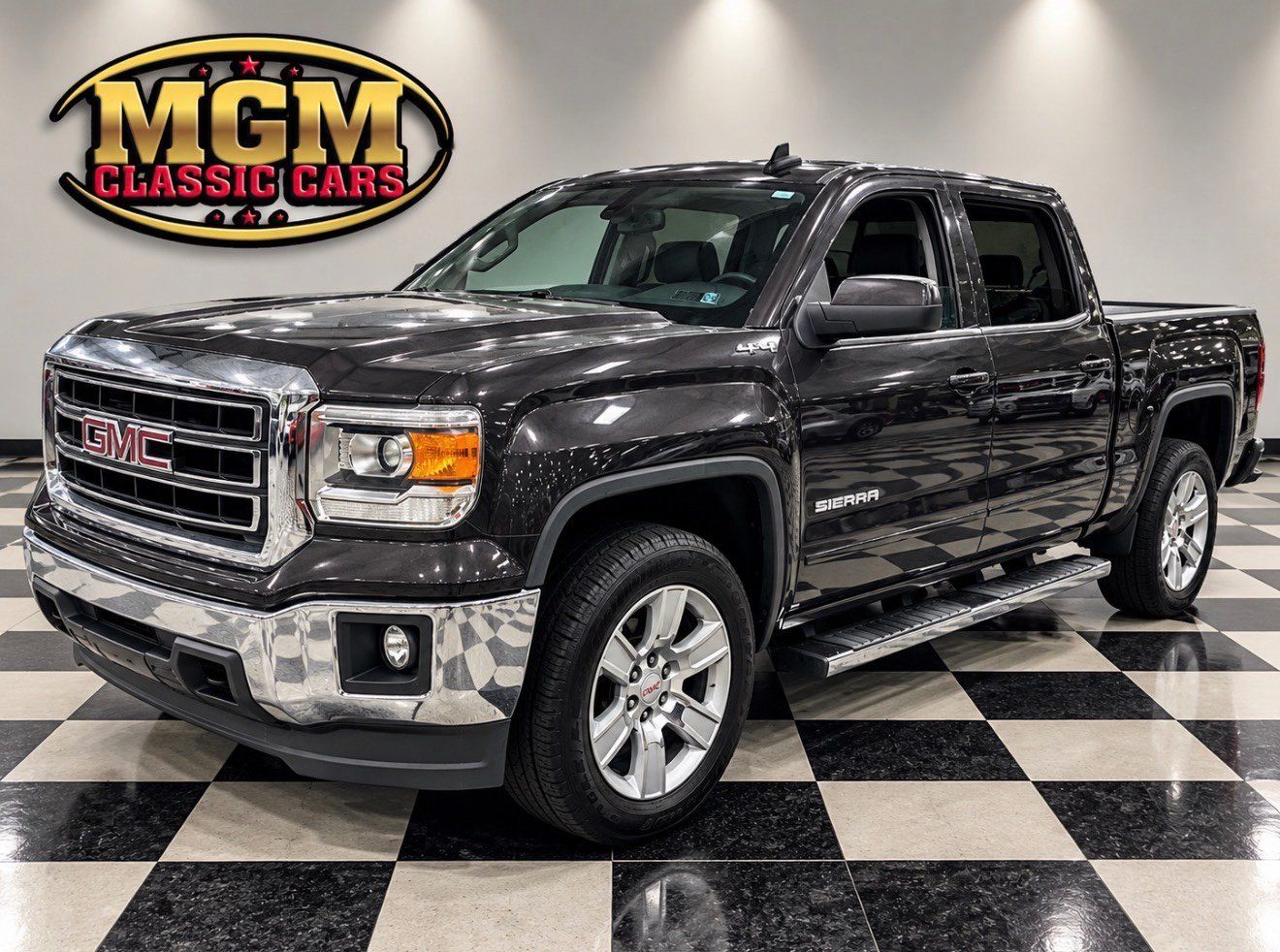Used 2015 GMC Sierra 1500 SLE w/ SLE Value Package AWD/4WD image 1