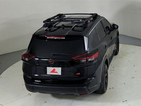 Certified 2025 Nissan Rogue SV image 22