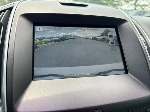 Used 2017 Ford Edge Titanium w/ Equipment Group 302A AWD/4WD image 16
