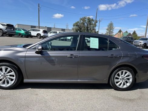 Used 2024 Toyota Camry LE image 5