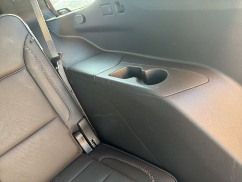 Used 2021 GMC Yukon Denali w/ Denali Premium Package image 34