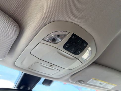 Used 2019 Chrysler Pacifica Touring-L FWD image 16