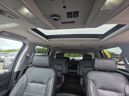 Used 2017 GMC Yukon Denali w/ Open Road Package AWD/4WD image 8