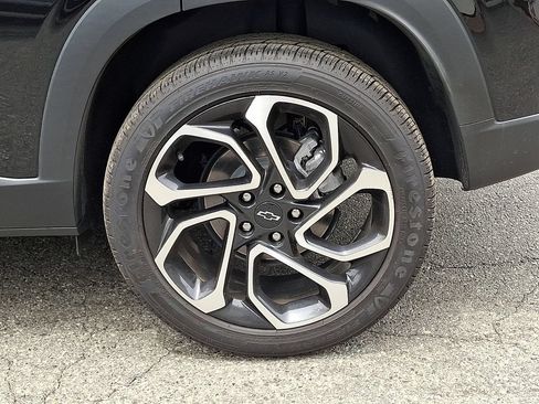 Used 2024 Chevrolet Trax RS w/ Driver Confidence Package FWD image 31