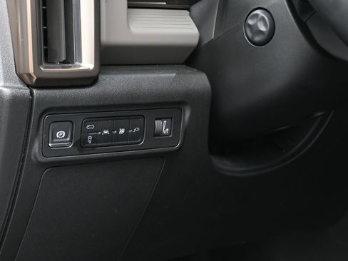 Used 2025 GMC Hummer EV 2X w/ LPO, Sport Package AWD/4WD image 23