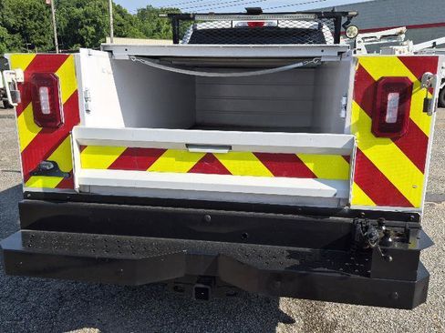 Used 2019 Ford F250 XL w/ Power Equipment Group RWD image 7