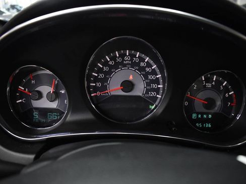 Used 2013 Chrysler 200 Limited FWD image 18