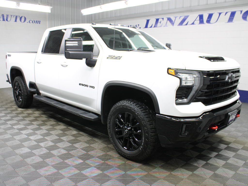 Used 2025 Chevrolet Silverado 2500 LT w/ Trail Boss Package AWD/4WD image 3