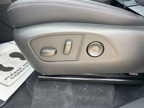 New 2026 Chevrolet Traverse LT FWD image 16