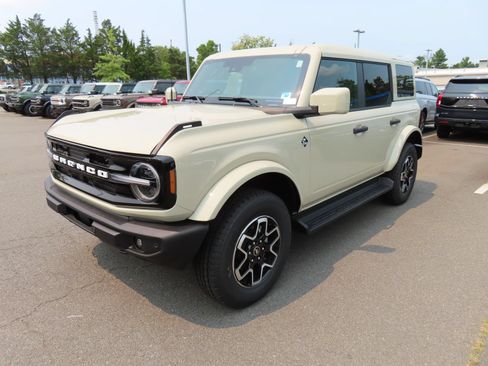 New 2026 Ford Bronco Outer Banks AWD/4WD image 3