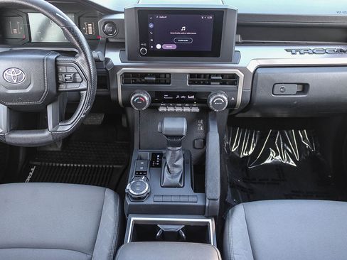 Used 2025 Toyota Tacoma SR5 AWD/4WD image 13