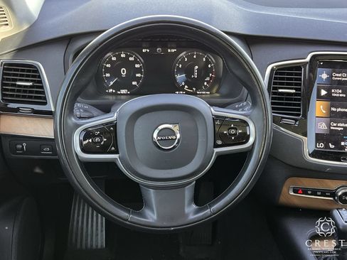 Used 2022 Volvo XC90 T5 Momentum w/ Advanced Package AWD/4WD image 12