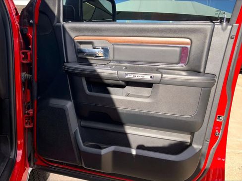 Used 2017 RAM 1500 Laramie image 21