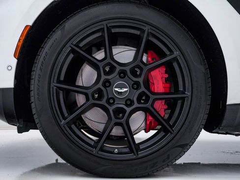 Used 2021 Aston Martin DBX AWD/4WD image 15