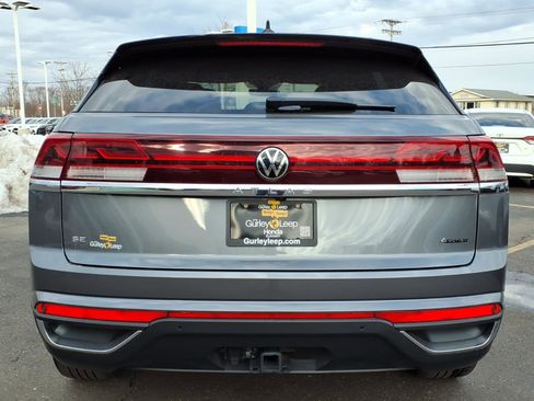 Used 2025 Volkswagen Atlas Cross Sport SE image 8