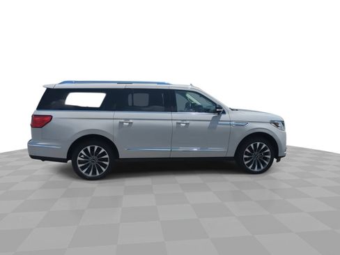 Used 2021 Lincoln Navigator L Reserve AWD/4WD image 9