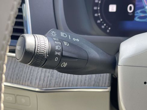 Certified 2024 Volvo XC90 T8 Plus w/ Protection Package Premier image 24