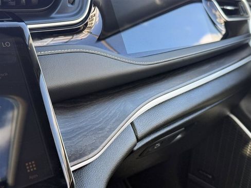 Used 2022 Jeep Grand Cherokee Limited 4xe w/ Luxury Tech Group II image 36