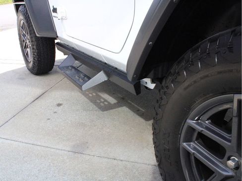 Used 2024 Jeep Wrangler Sport AWD/4WD image 33