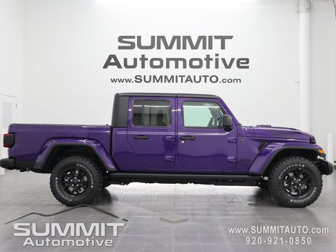 New 2026 Jeep Gladiator Sport AWD/4WD image 1