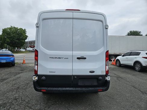 Used 2016 Ford Transit 250 148 Medium Roof RWD image 4