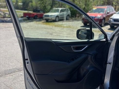 Used 2021 Subaru Forester 2.5i image 9