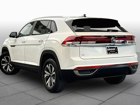 Used 2024 Volkswagen Atlas Cross Sport SE image 12