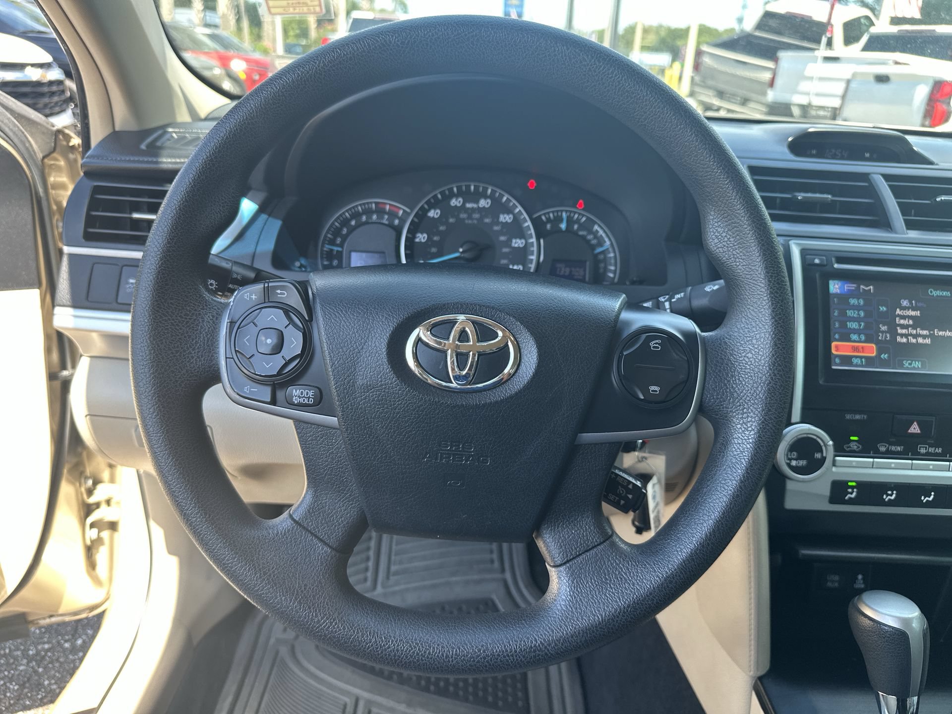 Used 2012 Toyota Camry LE FWD image 22
