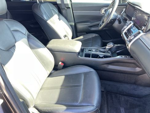 Used 2022 Kia Sorento EX image 18