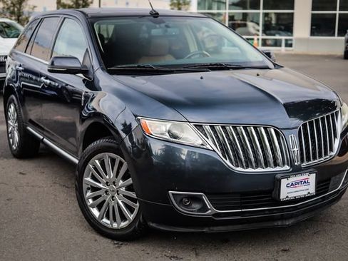 Used 2013 Lincoln MKX AWD image 7