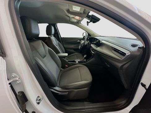 Used 2025 Buick Encore GX Preferred image 32