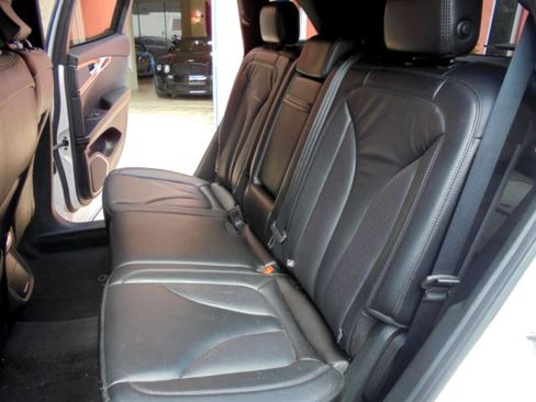 Used 2019 Lincoln Nautilus Select AWD/4WD image 33