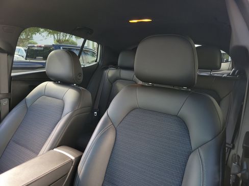 Certified 2024 Buick Envista Preferred w/ Advanced Safety Package FWD image 19