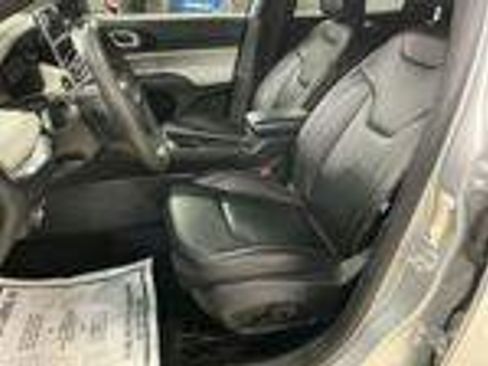 Used 2024 Jeep Compass Limited image 8