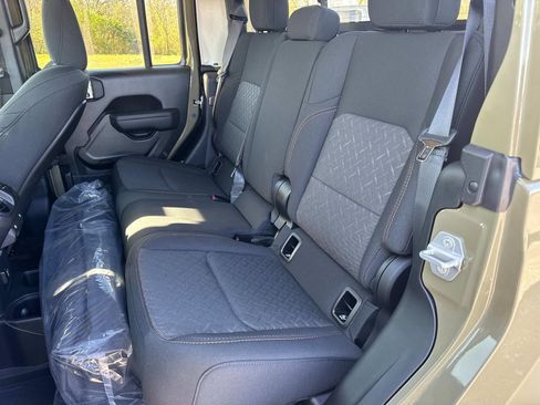 New 2026 Jeep Gladiator Mojave image 15