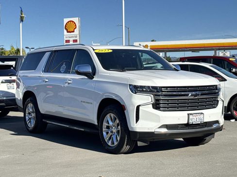 Used 2023 Chevrolet Suburban Premier image 3