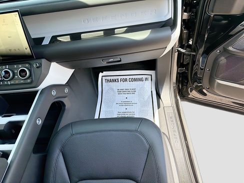 New 2026 Land Rover Defender 110 X-Dynamic SE AWD/4WD image 16